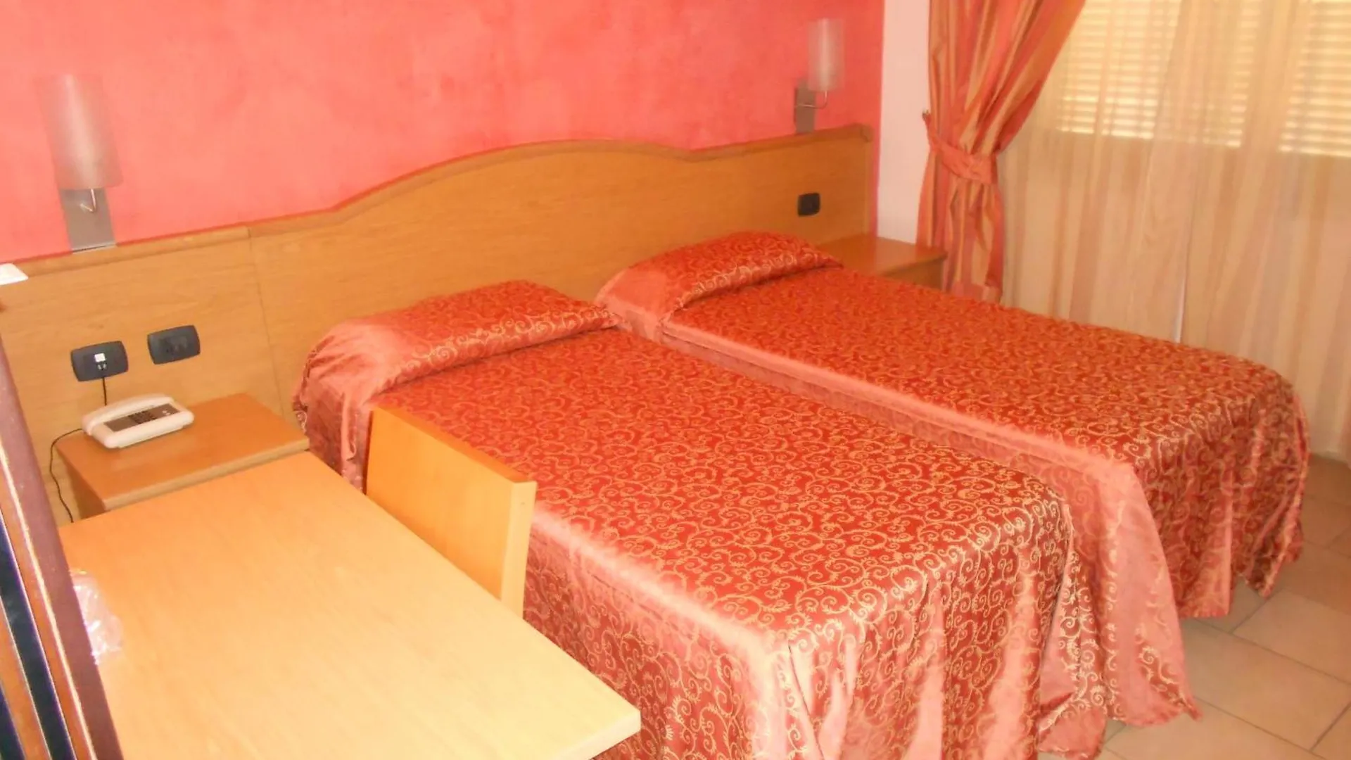 מרינה די קררה Hotel Tenda Rossa איטליה