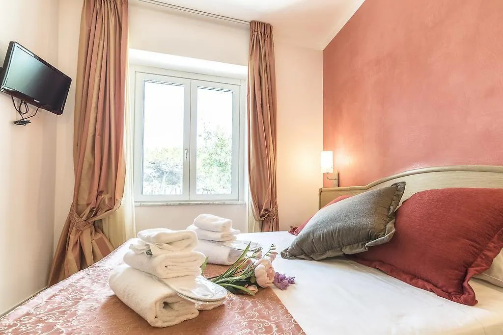 Hotel Tenda Rossa Marina Di Carrara 3*,