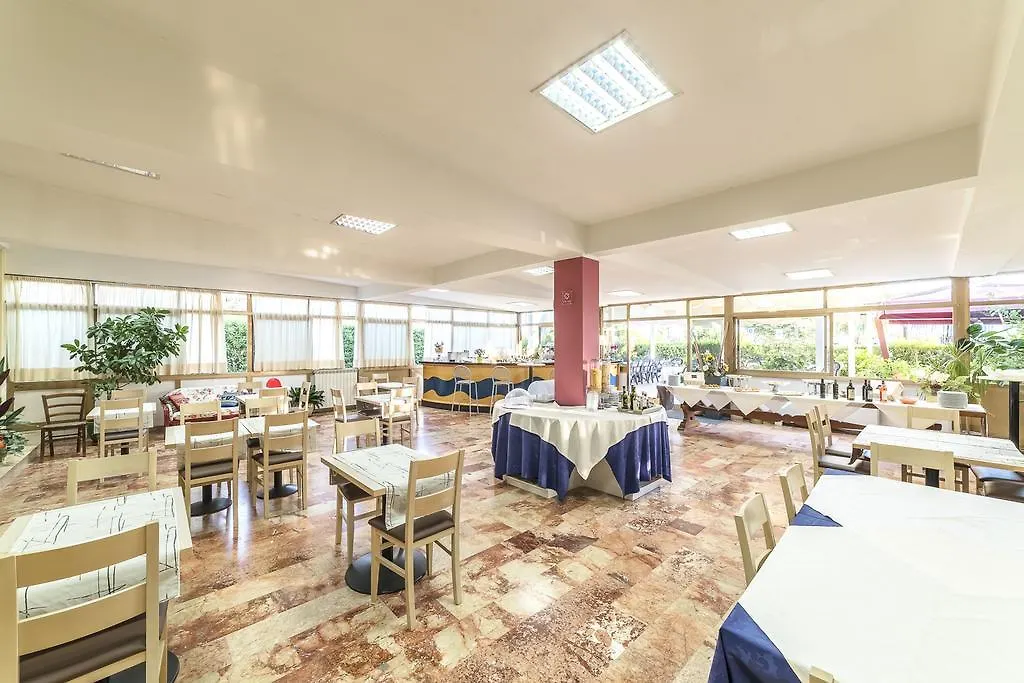 Hotel Tenda Rossa Marina Di Carrara Italy